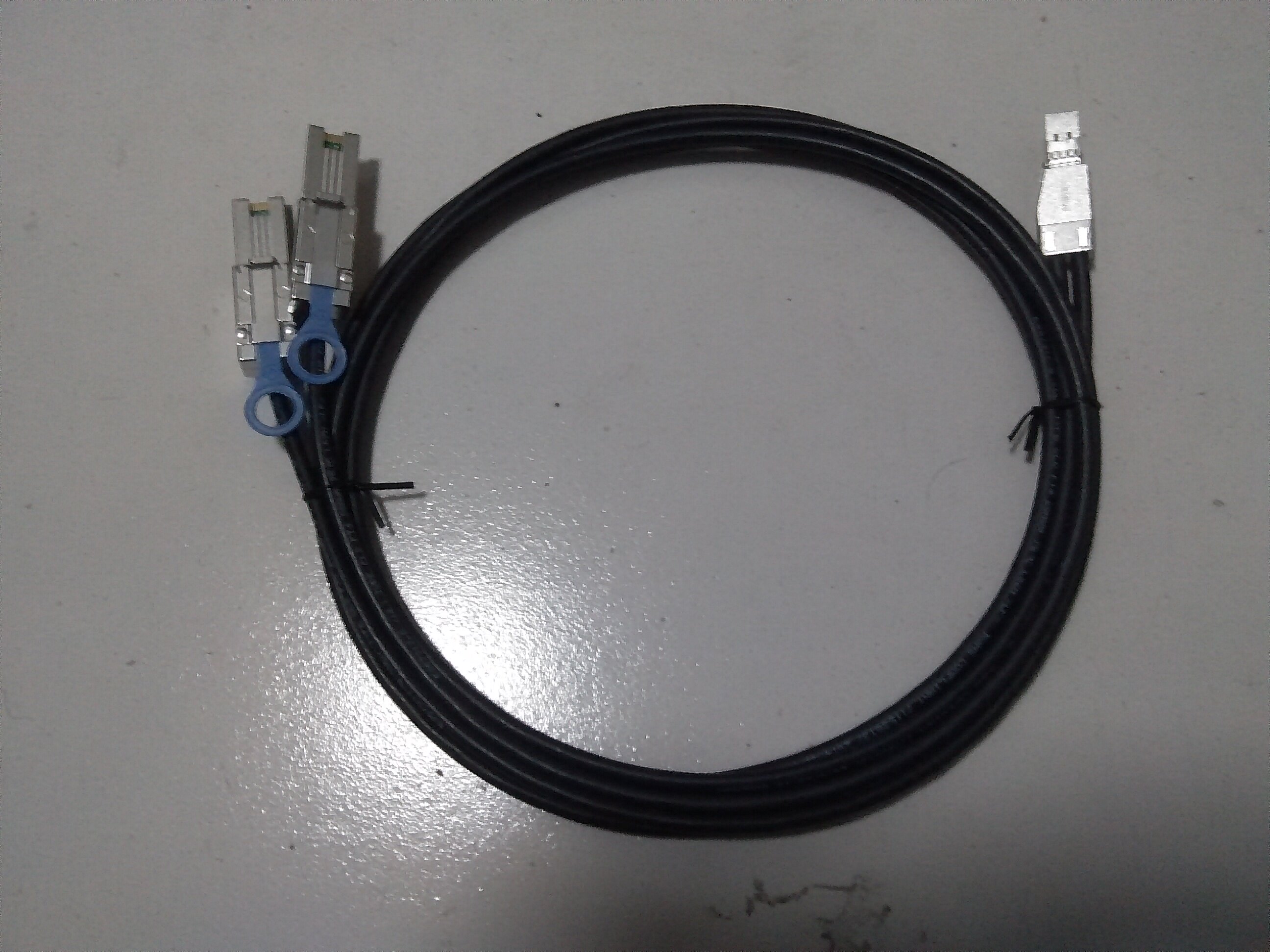 Molex SFF-8644 8X TO 2*SFF-8088 4X MiniSASHD 2.0m 1110684022