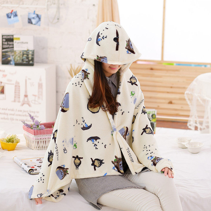 新款加厚龙猫宅人披肩可爱卡通披风珊瑚绒加厚空调毯斗篷懒人毯