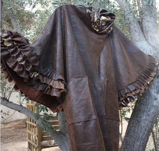 美国代购 手作褶边雕刻花层仿旧棕色皮革斗篷风衣 Lace㊣