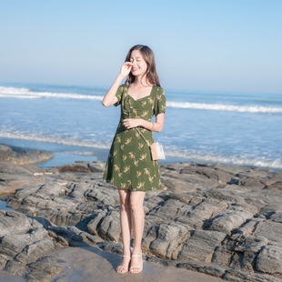 新款 女装 2020夏季 复古文艺小清新小心机显瘦ins超火印花连衣裙潮