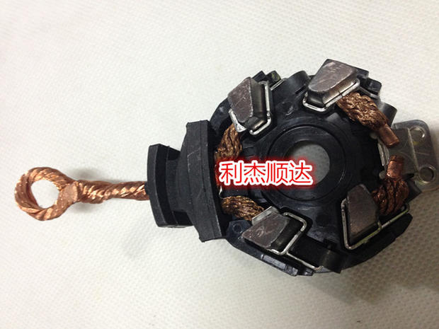 适合丰田凯美瑞卡罗拉花冠起动机碳刷架丰田艾尔法马达碳刷架图片