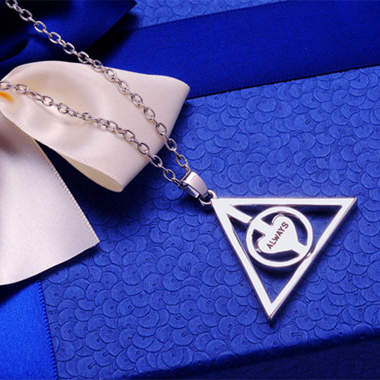 圣器复活石可旋转三角形周边项链