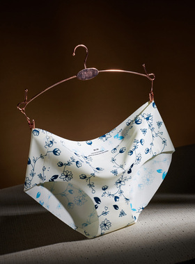 一片式冰丝无痕性感内裤女 中腰大码纯棉裆透气美臀女三角短裤头