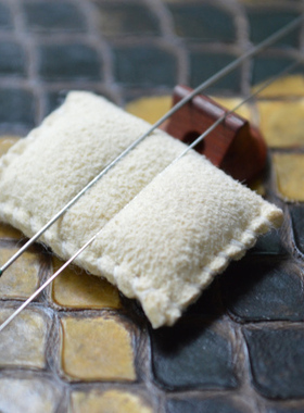 手工缝制 二胡麂皮音垫 内含丝绵 专业二胡滤音垫