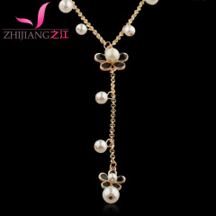 Zhijiang female four-leaf clover necklace sweater chain long accessories autumn Korea wild Pearl pendant Korean jewelry