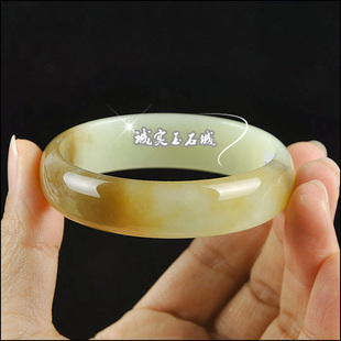 天然玉石岫岩老玉镯 岫玉老玉手镯 岫岩黄白老玉手镯 内径56mm