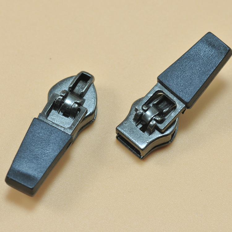 拉链头弹簧运动服黑色橡胶红利