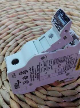 CHCC1DIU/2DIU/3DIU BUSSMANN 10X38卡轨式底座32A 600V 全新带灯