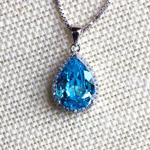 闪亮梨形海蓝宝石水滴吊坠项链