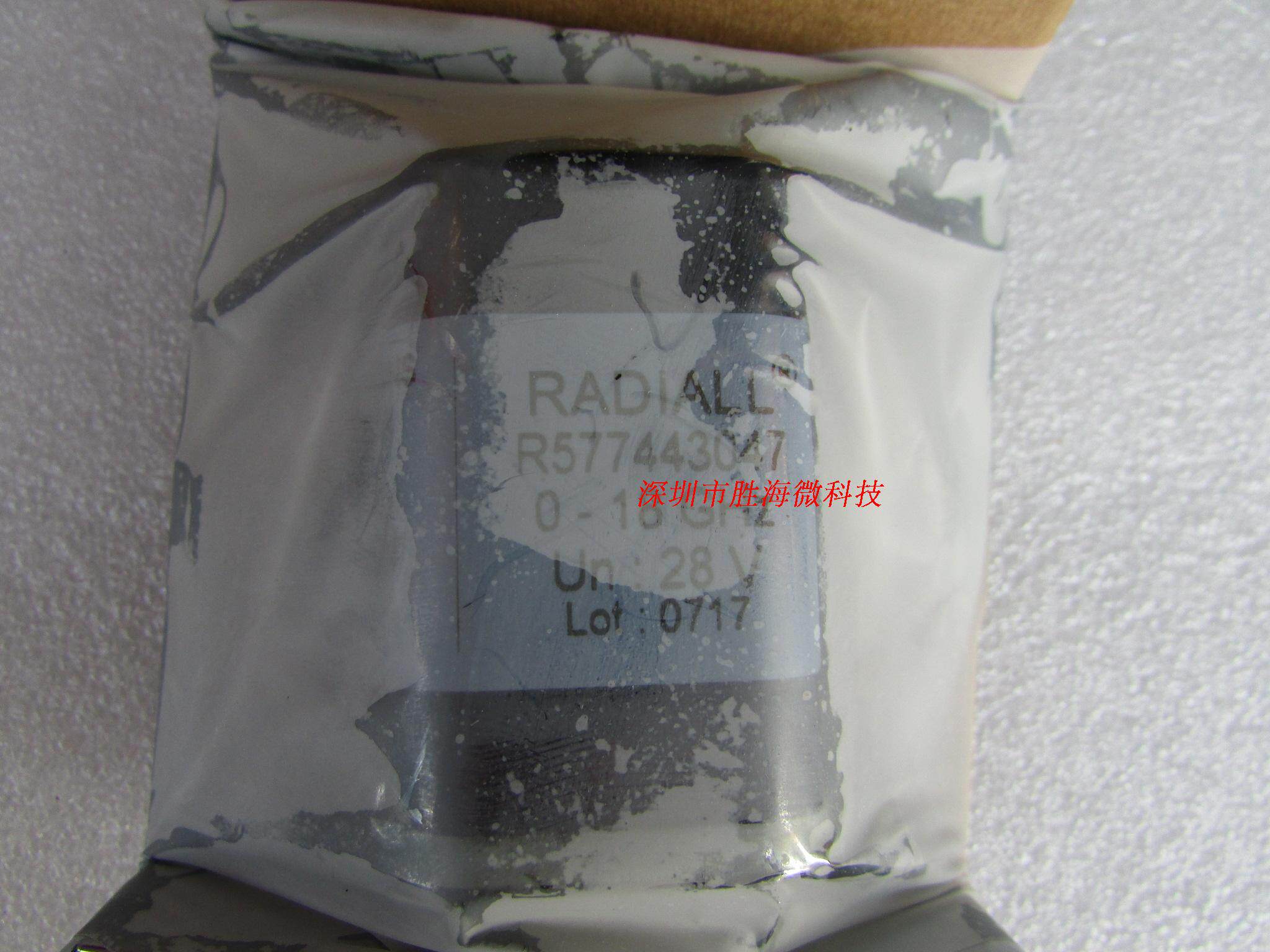 Radiall R577443047 DC-18GHz SMA 28V DPDT 射频微波同轴开关