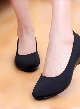 春秋新款女鞋单鞋老北京布鞋黑色圆头坡跟工作鞋浅口时尚矮跟鞋潮