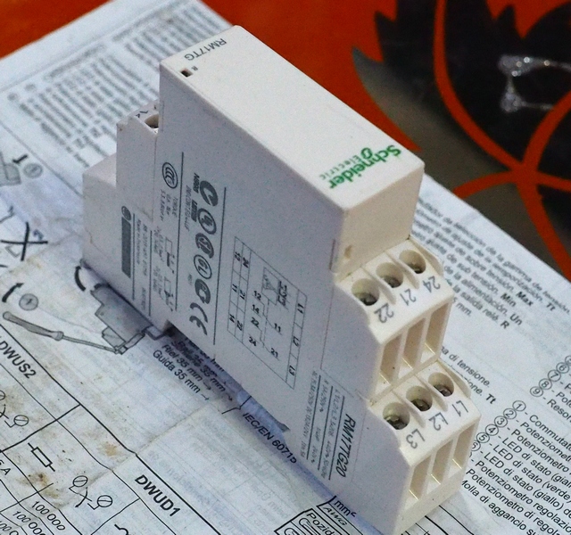 RM17TG20施耐德相序保护器 相序继电器 欠相保护器