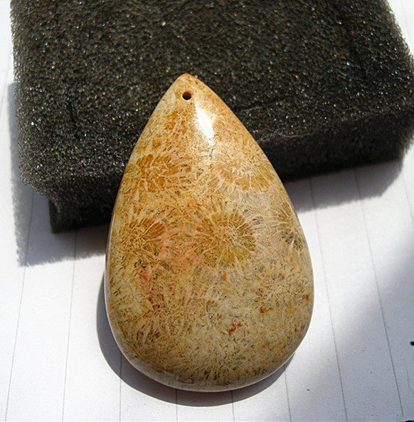 菊花珊瑚玉水滴项链