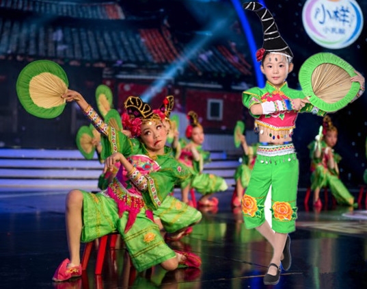 儿童舞蹈服民族服装迷媒婆舞台