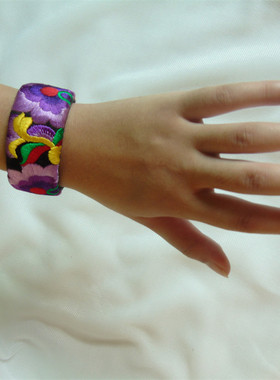 波西米亚风苗银绣花女装配饰手镯