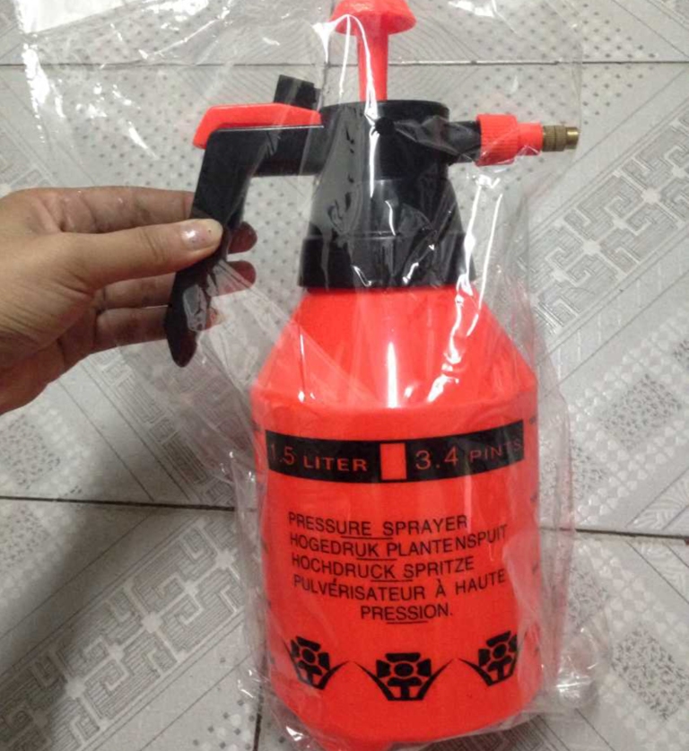 压缩式喷洒贴膜水壶洗车喷水壶喷雾器亚光贴膜工具汽车用水桶ucas