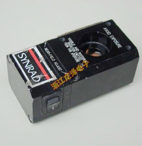 SYNRAD 5V 激光器长90宽46高41mm 导光玻璃碎了