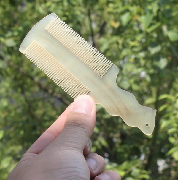 圆齿天然　牛角梳子　12中号绵羊角带柄蓖梳 蓖子 去头屑 密齿梳在类目 家庭/个人清洁工具, 个人洗护清洁用具, 梳子/便携用镜, 梳子/化妆梳/按摩梳中 - 来自Buy2taobao.com提供专业的淘宝代购服务