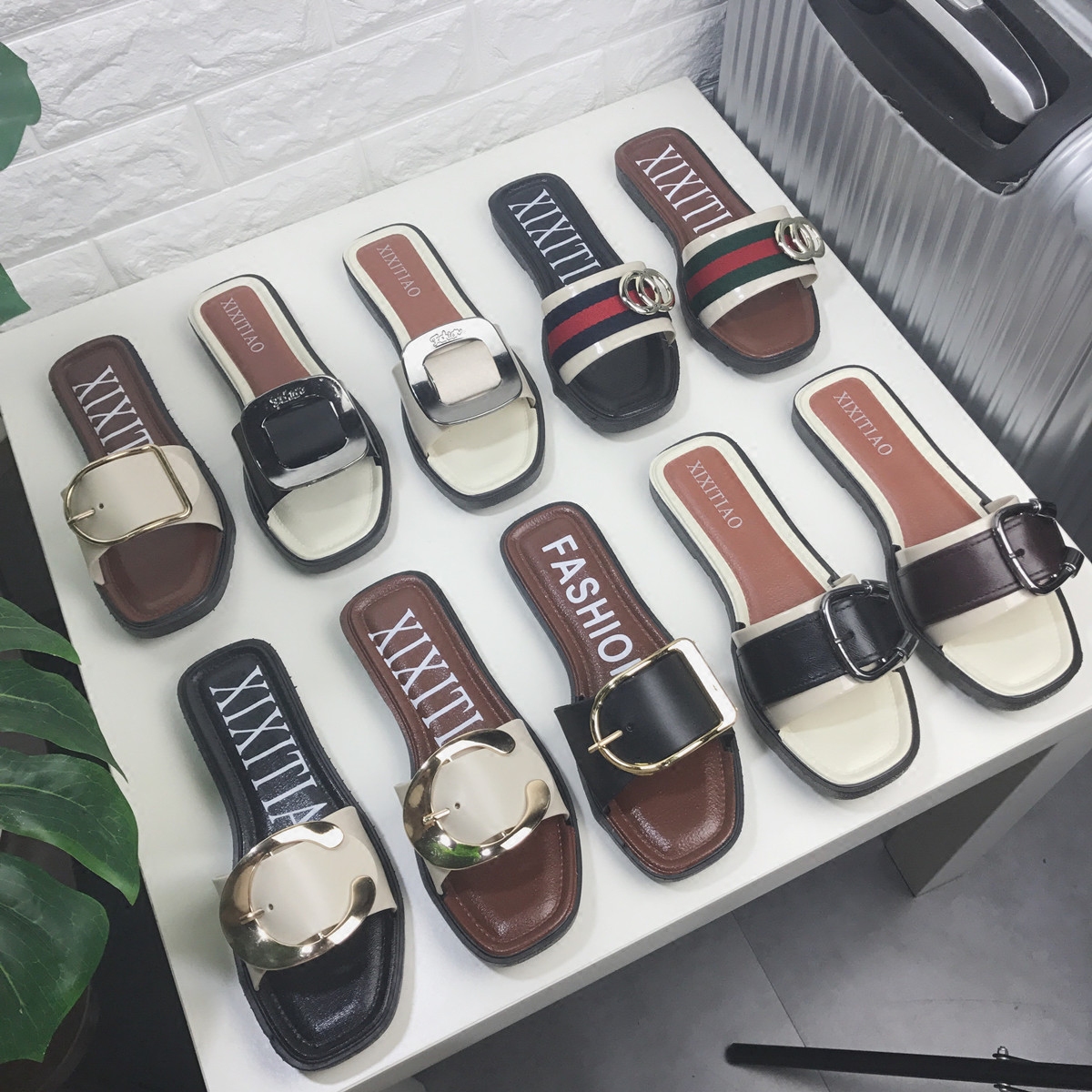 Sandales femme OTHER   en plastique - Ref 2666472 Image 1