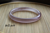 天然中宽细款 圆条唯美红白灰紫蜜糖玉髓玛瑙女式 细条手镯一物一图