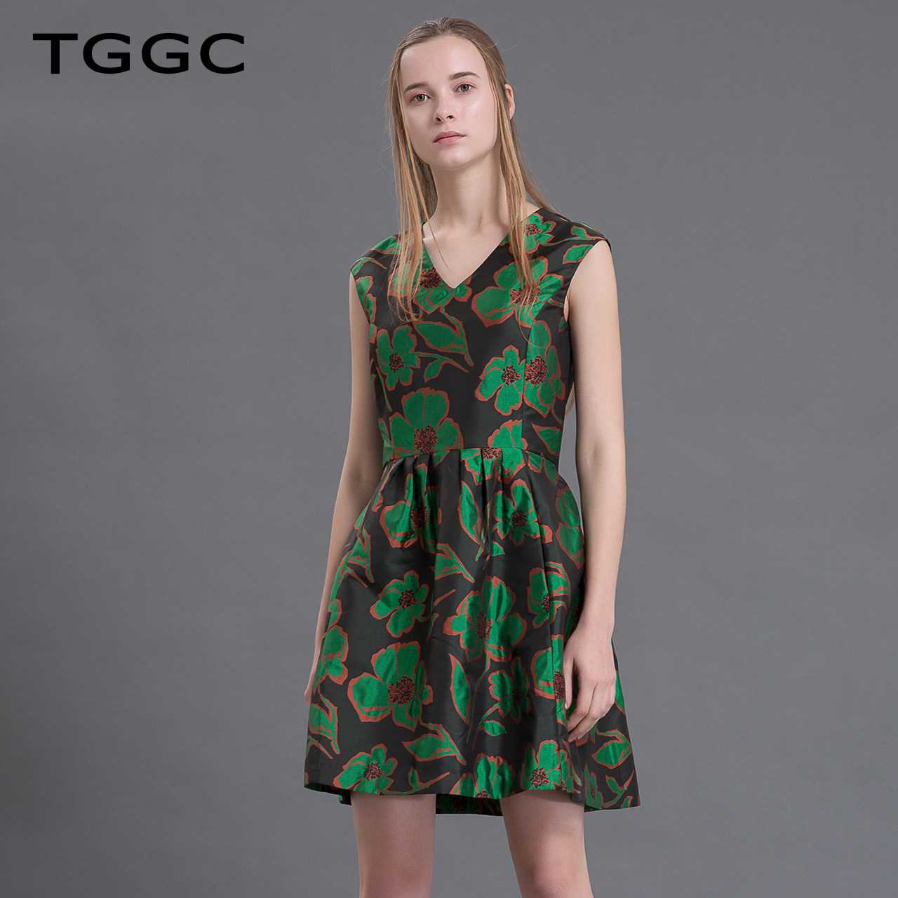 TGGC 2018ÄêÏÄ×° ʱÉÐÓÅÑÅÌỨÐÞÉí¸ßÑüVÁìÎÞÐäÅ®Á¬ÒÂȹ F20589