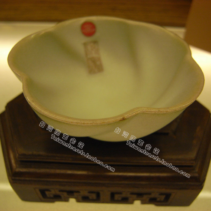 台湾老衡连汝窑杯 絕版汝窑开片素面朵杯 收藏品與君共賞 非賣品