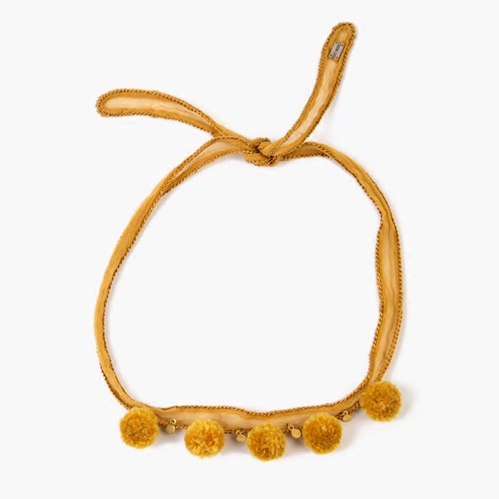 可爱绒球项圈ChanLuu细纱choker