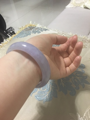 豪8印象S2翡翠手镯怎么样评判质量差有依据吗？