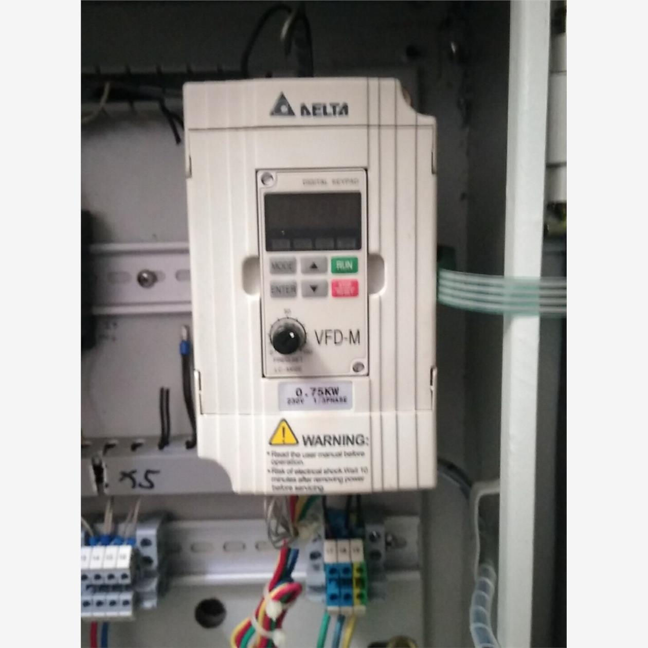 议价台达M系列变频器0.75KW，成色装柜新