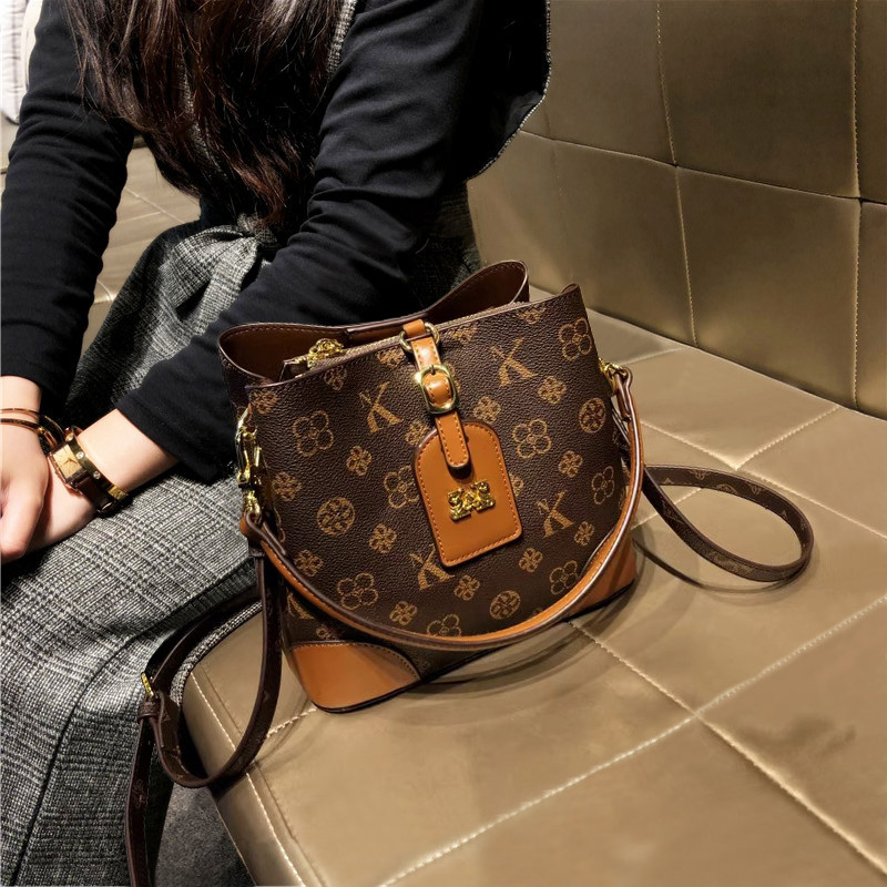 女士包包2023新款潮高级感时尚软皮水桶包小多隔层手提单肩斜挎包,箱包皮具/热销女包/男包,水桶包,淘宝优惠券,粉丝福利购,淘宝优惠卷