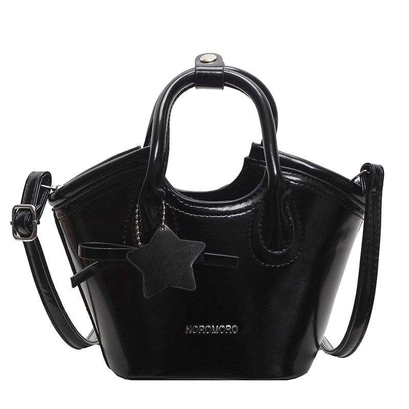 高级质感黑色小包包女2025新款流行百搭斜挎包时尚超火手提水桶包,箱包皮具/热销女包/男包,水桶包,淘宝优惠券,粉丝福利购,淘宝优惠卷