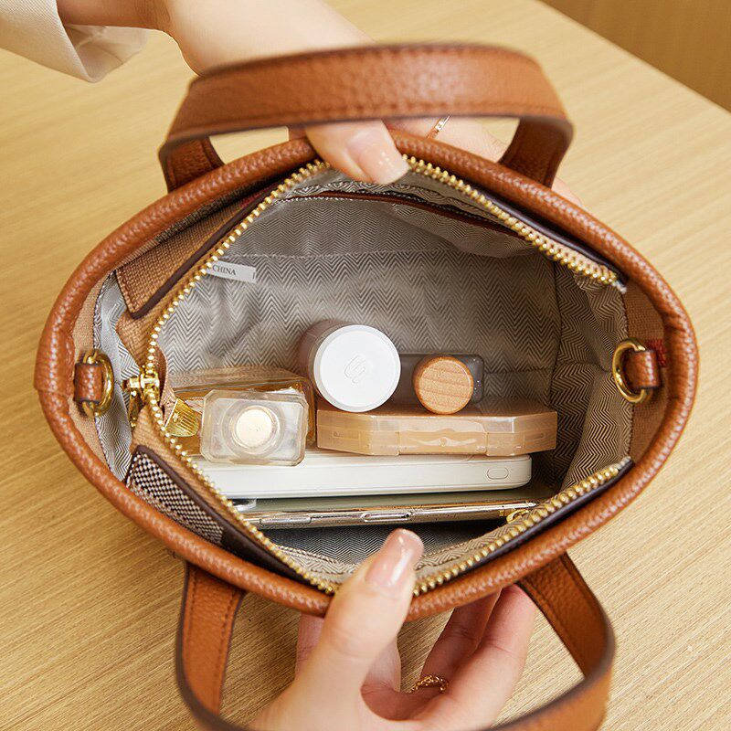 手提小包包女高级感小众大容量2024年新款时尚单肩斜挎包气质夏天