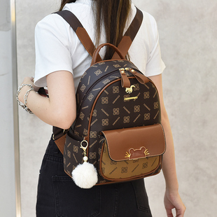 揹包女2023新款双肩设计感小众旅游女士双肩揹包时尚超火双肩包