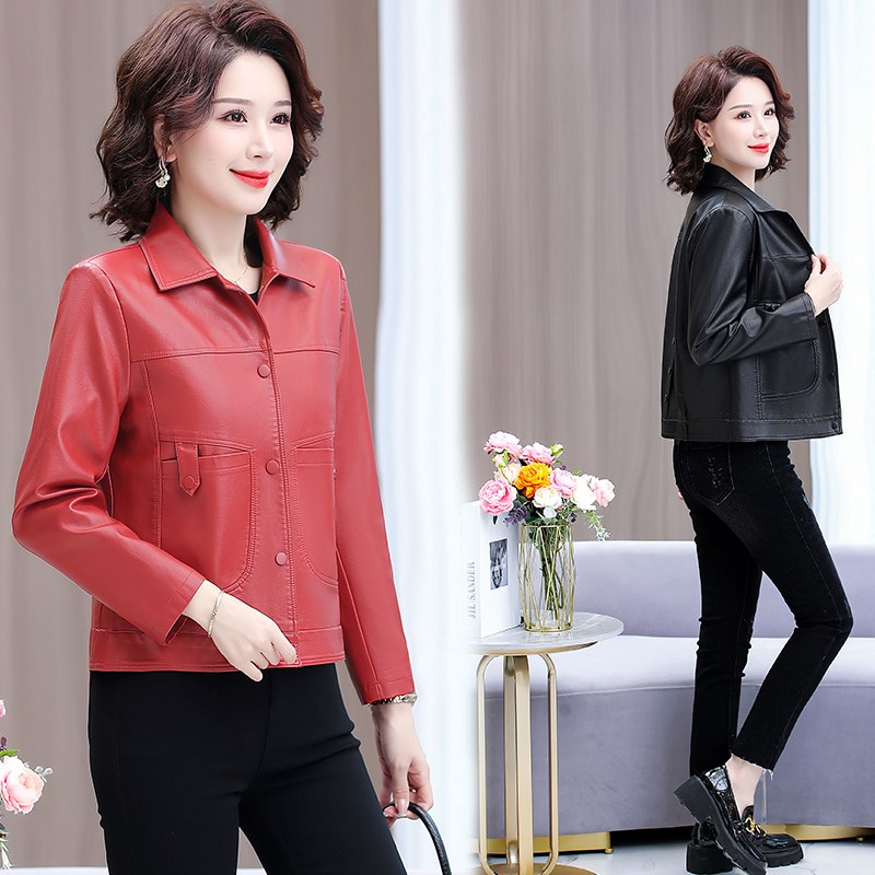 m56秋季休闲皮衣女短款外套妈妈装秋装皮夹克中老年女装d93皮外套