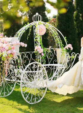 中式婚礼拍照道具创意铁r艺月亮南瓜车公主床摆件家居饰品橱窗装