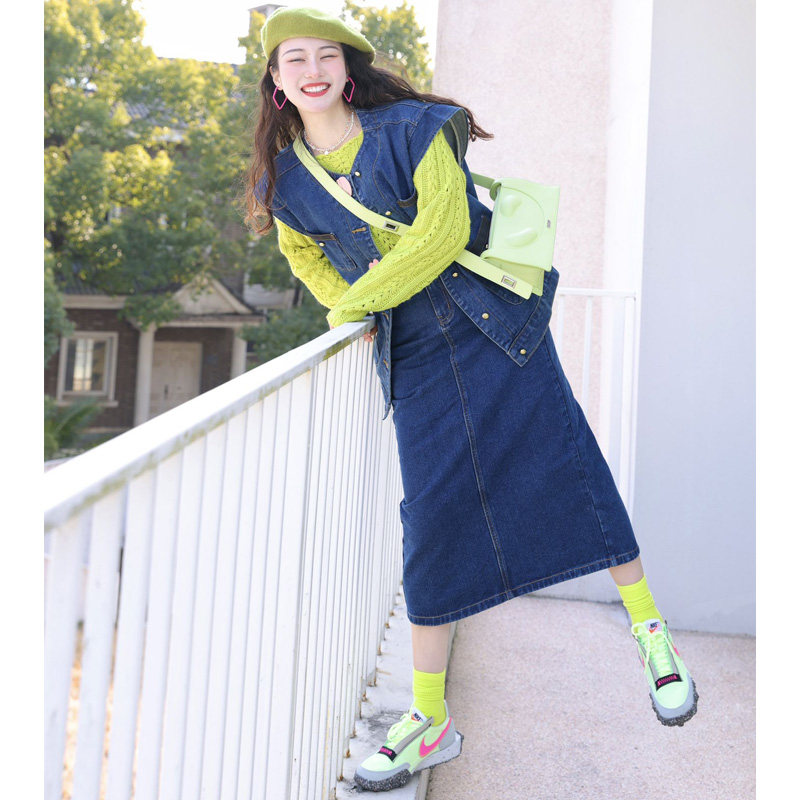 2023年春夏新款女装高级感x超好看牛仔马甲+高腰半身长裙两件套装