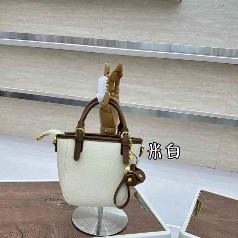 今年流行包包女士2024新款菜篮子手提包高级感百搭单肩斜挎水桶包,箱包皮具/热销女包/男包,水桶包,淘宝优惠券,粉丝福利购,淘宝优惠卷