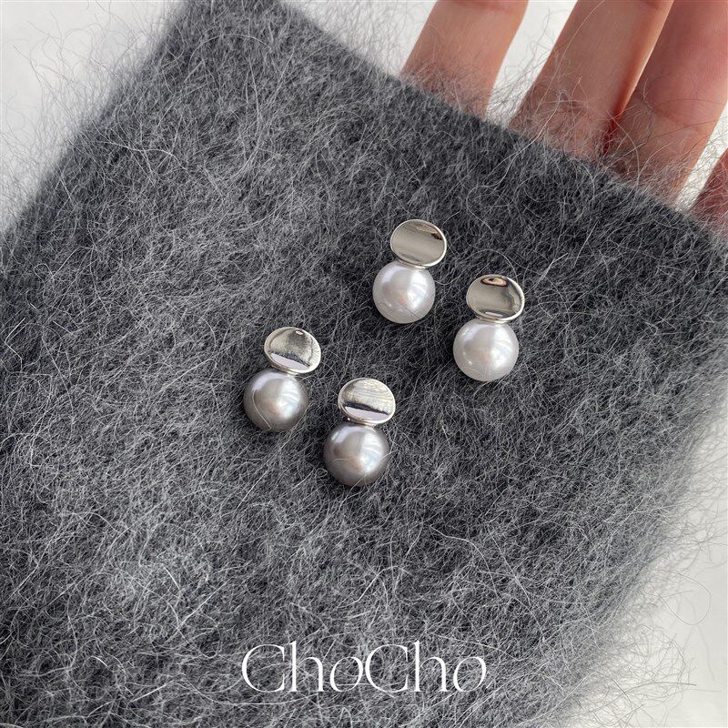 新品chocho/气质高级感珍珠耳钉韩国金属凹片个性设计感百搭耳环