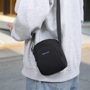 男士随身便携包男土包斜挎包大男孩外出小挎男孩胸包帅气潮流百搭