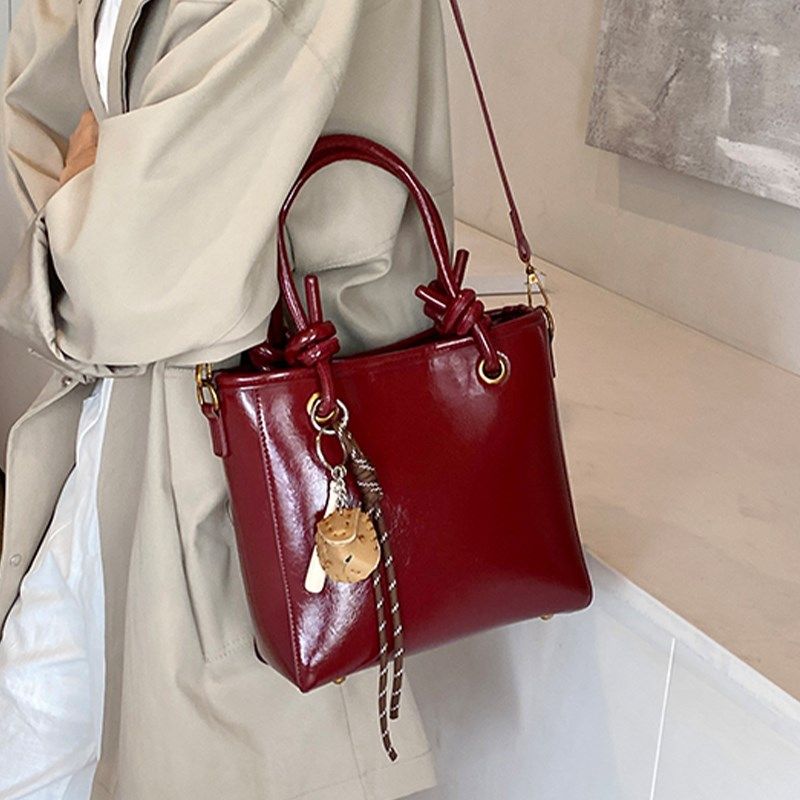 红色包包女式2024新款秋冬婚包高级感手拎包单肩斜挎水桶包新娘包,箱包皮具/热销女包/男包,水桶包,淘宝优惠券,粉丝福利购,淘宝优惠卷