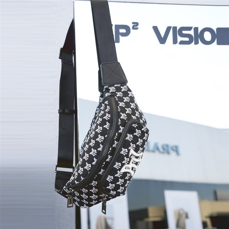 PNJ斜挎包小众设计o感包包2024女款刺绣老花帆布胸包单肩运动腰包