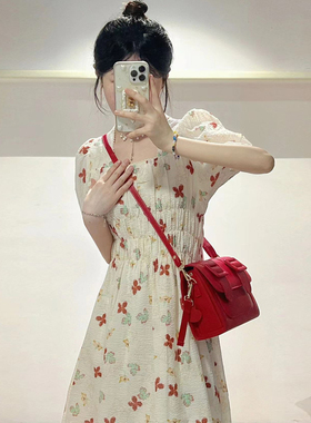 温柔风红色碎花连衣裙女夏季收腰20E22新款法式泡泡袖方领显瘦长
