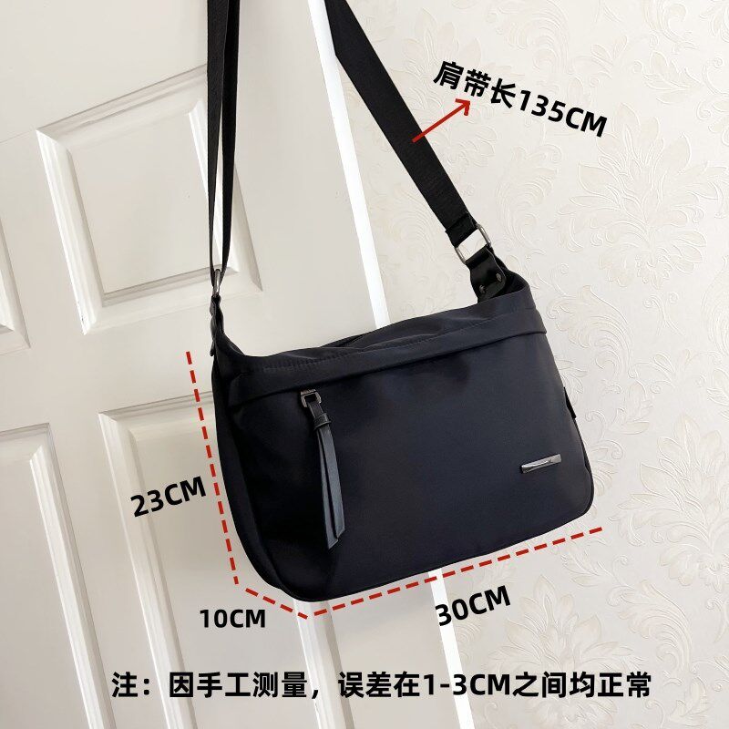 韩版新款单肩女包防水尼龙牛津布大容量旅行背包简约轻便斜挎大包