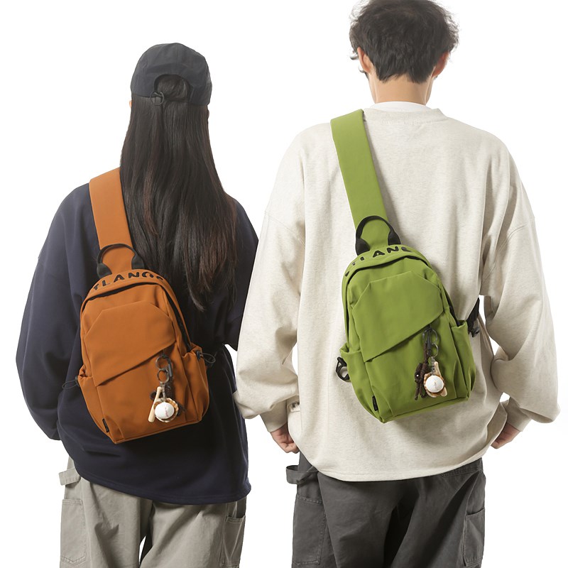 单肩斜挎包女2025大学生森系男防水胸包户外运动爬山休闲潮小挎包