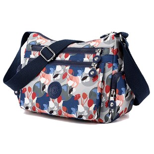 轻便妈妈布背包单肩跨百搭中年女士妈咪小M斜挎挂包老人侧背包布