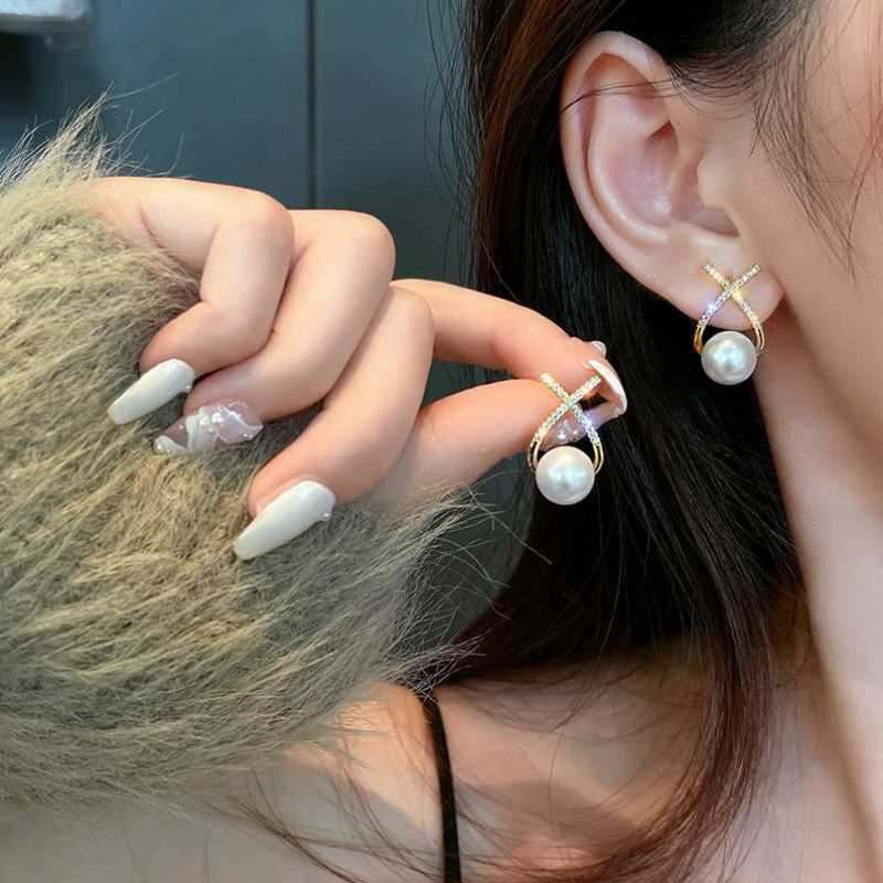 新款珍珠耳钉女耳众设计感高级2022年新款潮P漂亮环行的小流冷性