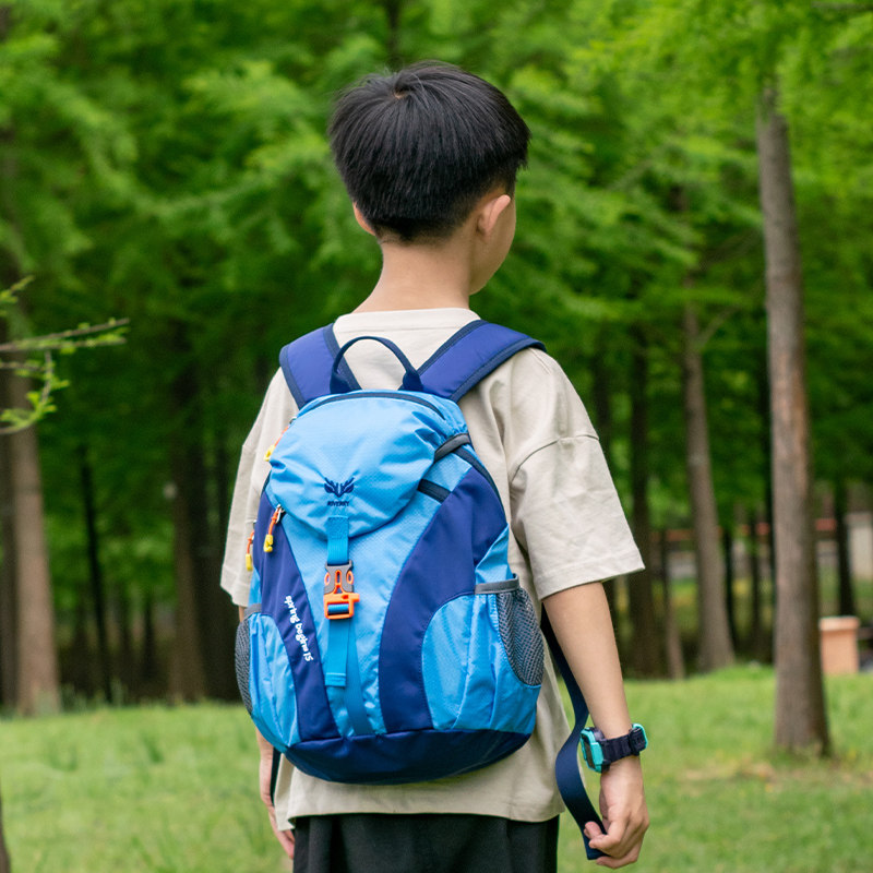 户外儿童旅行双肩包出游轻便男孩外出小背包旅游超轻小学生春游