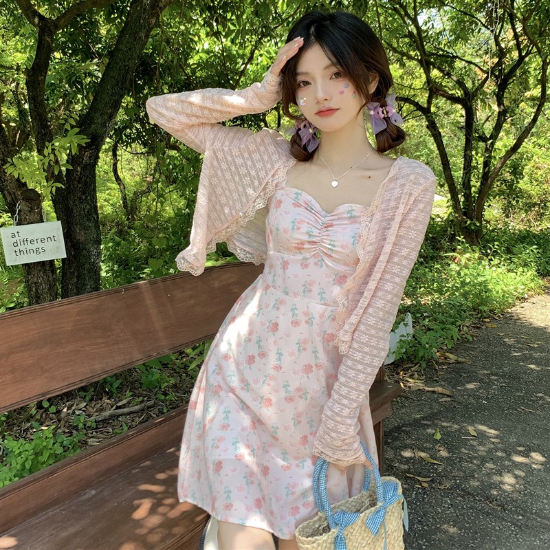 现货法式a温柔风两件套装女韩版设计感吊带连衣裙薄款防晒蕾丝开