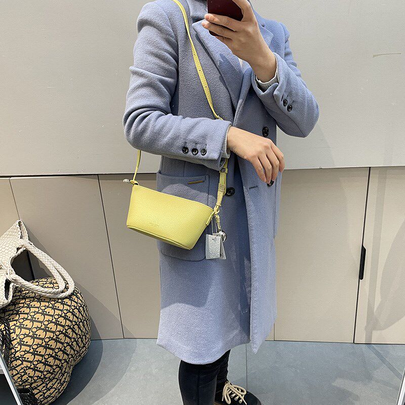 荔枝时尚软皮小包包女2025新款洋气亮色百搭潮流元宝斜挎包小包