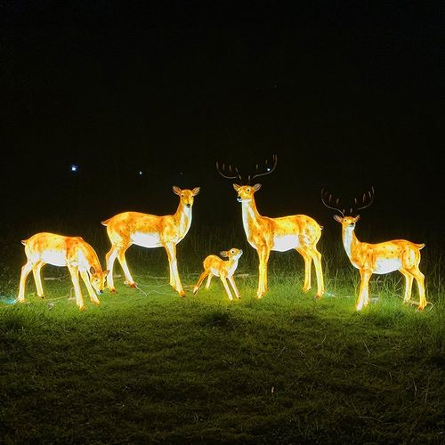 发光梅花鹿雕塑户外玻璃钢仿真动物摆件园林景观装饰花园庭院小品